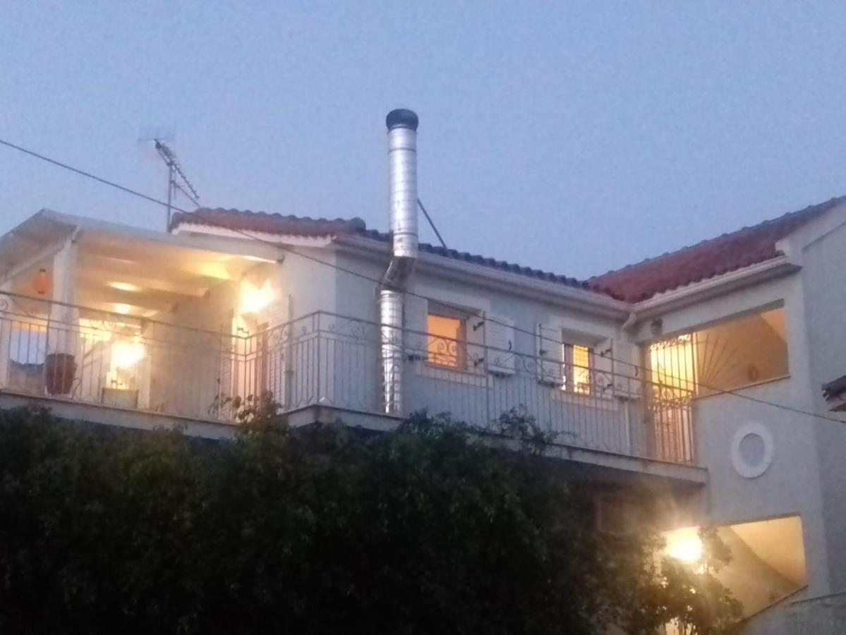 Apartment In Argostoli With Stunning Sea Views Exterior photo